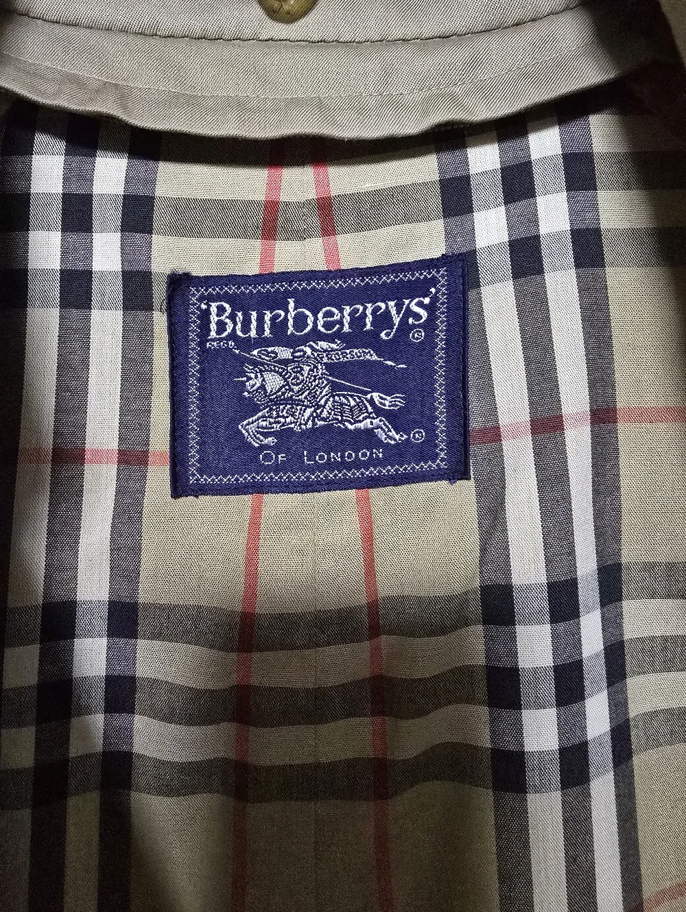 Burberry Classic Beige Double-Breasted Trench Coat with Check Lining - Picture 6 of 12